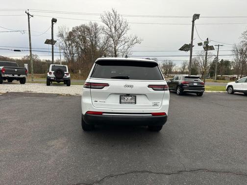 2022 Jeep Grand Cherokee L Laredo