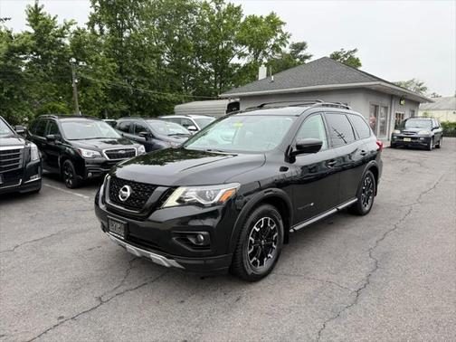 2019 Nissan Pathfinder SL