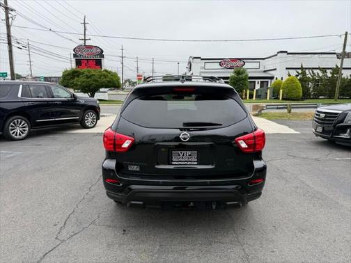 2019 Nissan Pathfinder SL