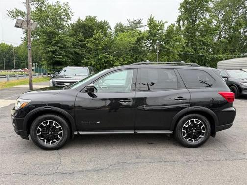 2019 Nissan Pathfinder SL