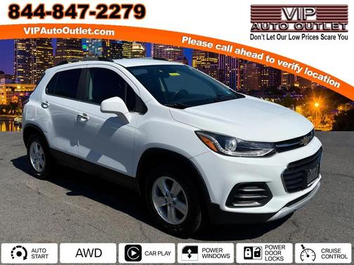 Summit White 2018 Chevrolet Trax LT