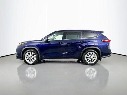 2022 Toyota Highlander Hybrid Limited