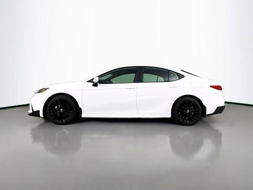 Ice Cap 2026 Toyota Camry SE