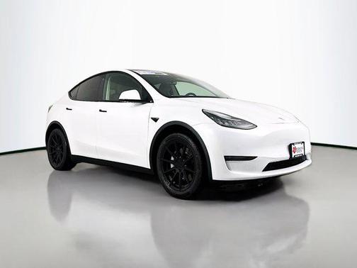 2022 Tesla Model Y Long Range Dual Motor All-Wheel Drive