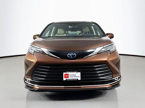 2022 Toyota Sienna XLE