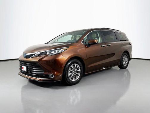 2022 Toyota Sienna XLE