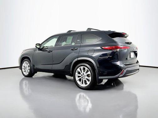 2022 Toyota Highlander Hybrid Limited