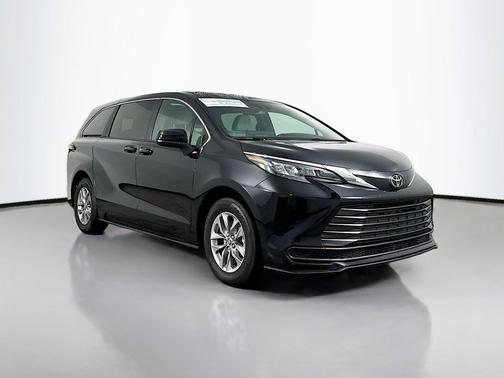 Midnight Black Metallic 2026 Toyota Sienna LE