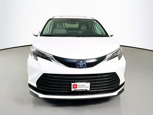2024 Toyota Sienna LE