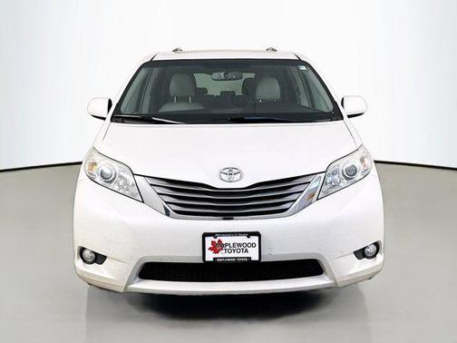 2016 Toyota Sienna XLE Premium