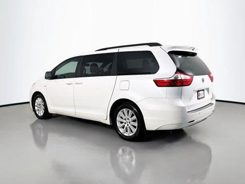 2016 Toyota Sienna XLE Premium