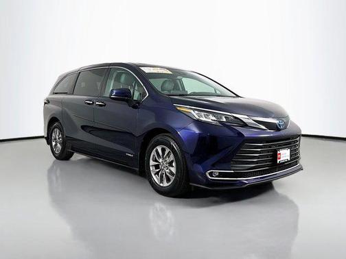 2021 Toyota Sienna XLE 7 Passenger