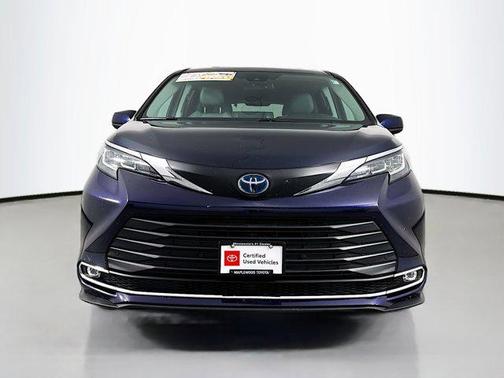 2021 Toyota Sienna XLE 7 Passenger