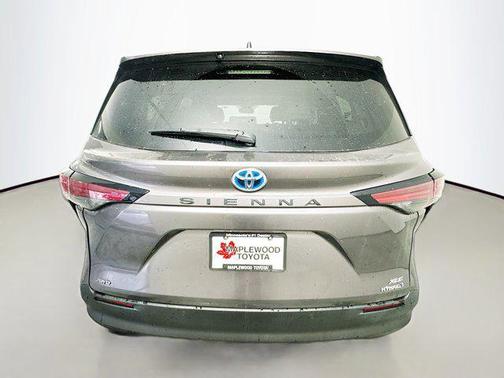 2022 Toyota Sienna XLE 7 Passenger