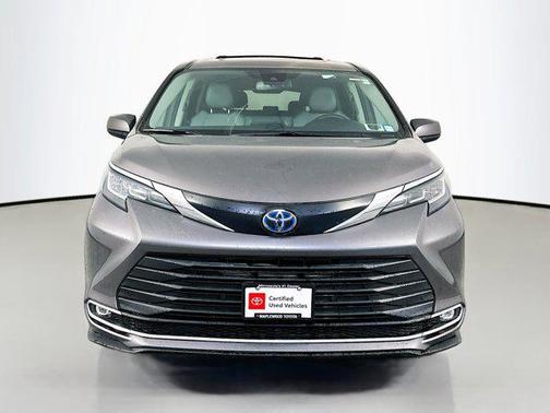 2022 Toyota Sienna XLE 7 Passenger
