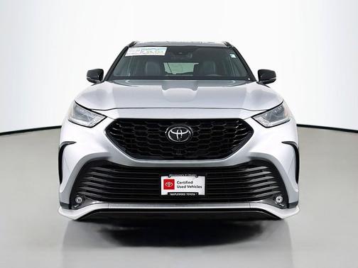 Celestial Silver Metallic 2025 Toyota Highlander XSE
