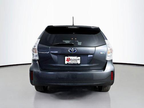 2013 Toyota Prius v Five