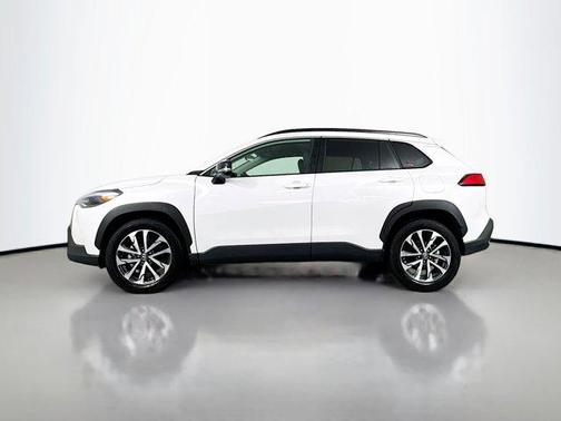 2025 Toyota Corolla Cross XLE