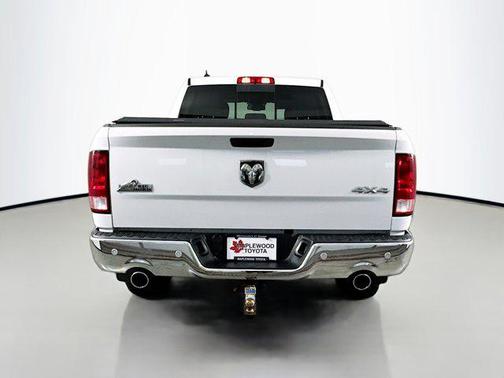 Bright White Clearcoat 2019 RAM 1500 Big Horn