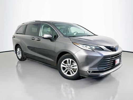2024 Toyota Sienna Limited 7-Passenger