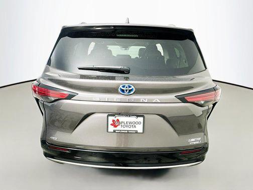 2024 Toyota Sienna Limited 7-Passenger