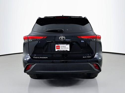 Midnight Black Metallic 2023 Toyota Highlander XLE
