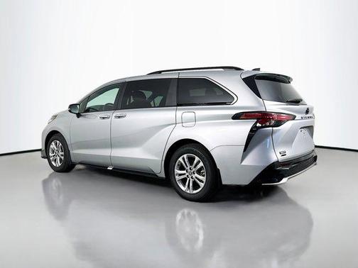 Celestial Silver Metallic 2023 Toyota Sienna XSE 7 Passenger