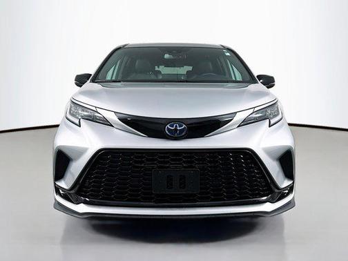 Celestial Silver Metallic 2023 Toyota Sienna XSE 7 Passenger
