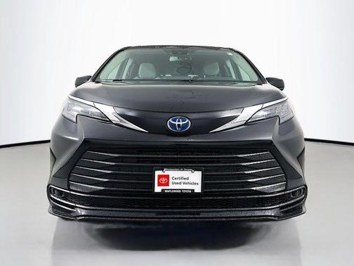 2024 Toyota Sienna LE