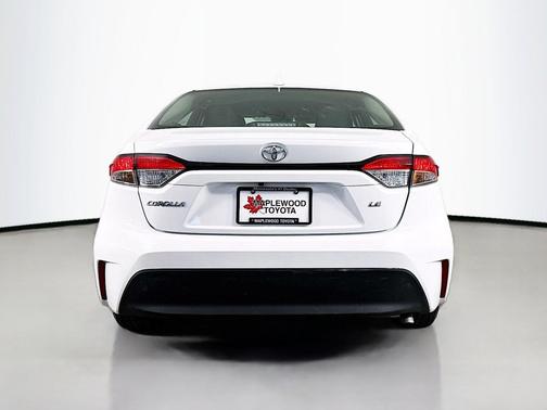 Ice Cap 2024 Toyota Corolla LE