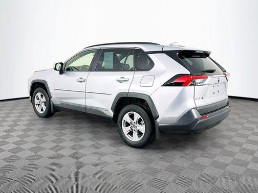 2022 Toyota RAV4 Hybrid XLE