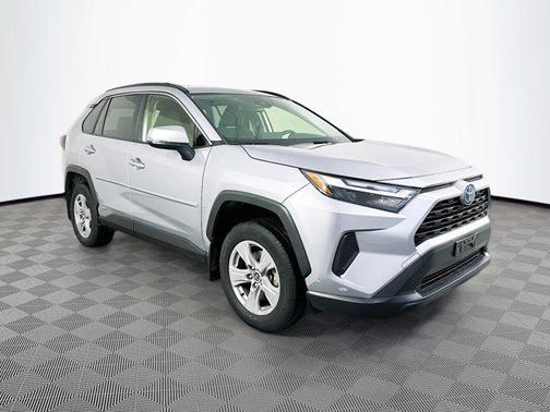 2022 Toyota RAV4 Hybrid XLE
