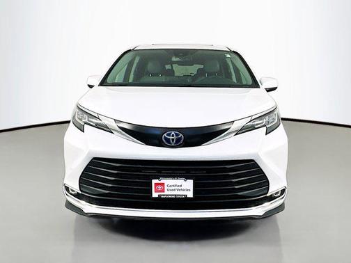 2023 Toyota Sienna XLE 8 Passenger