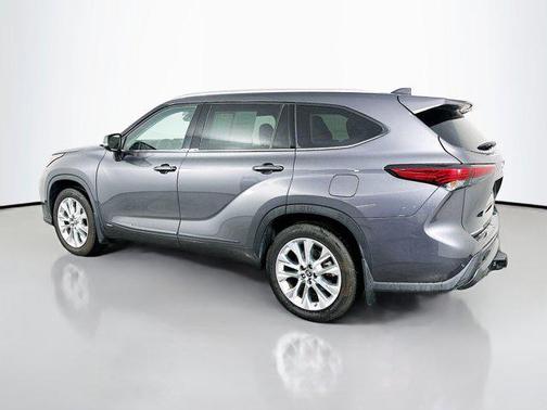 2022 Toyota Highlander Hybrid Limited