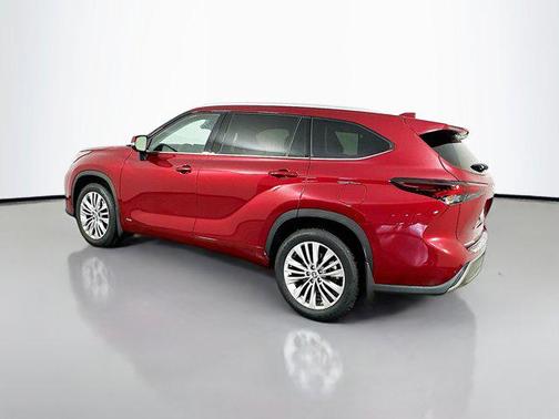 2024 Toyota Highlander Hybrid Platinum