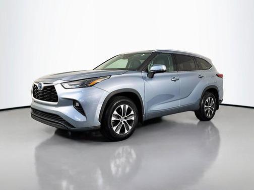 2022 Toyota Highlander Hybrid XLE
