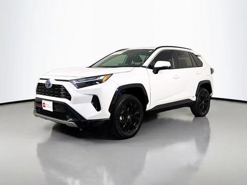 2022 Toyota RAV4 Hybrid SE