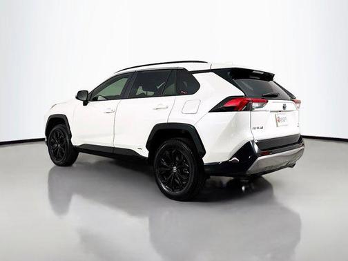 2022 Toyota RAV4 Hybrid SE