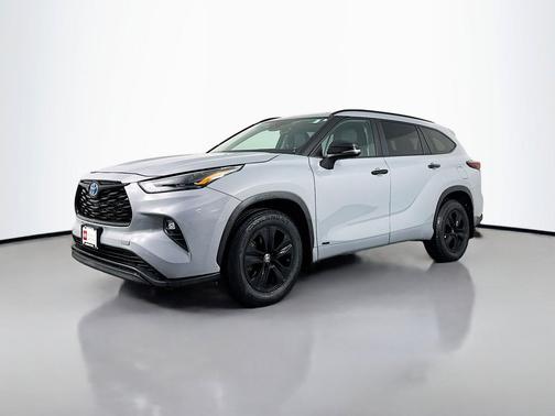 Cement 2024 Toyota Highlander Hybrid XLE
