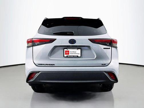 Cement 2024 Toyota Highlander Hybrid XLE