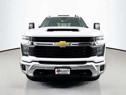 Summit White 2026 Chevrolet Silverado 3500 LT