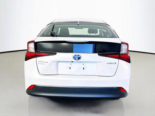 2022 Toyota Prius LE