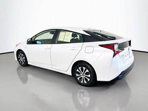 2022 Toyota Prius LE