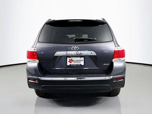 2013 Toyota Highlander SE