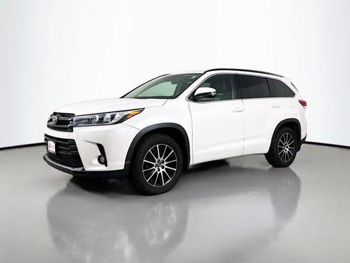 2017 Toyota Highlander SE