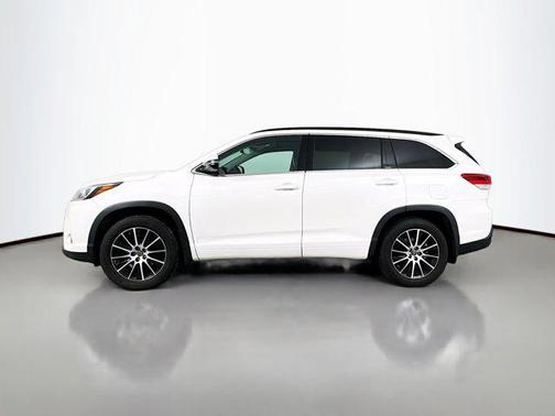 2017 Toyota Highlander SE