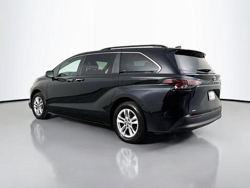 2024 Toyota Sienna XLE 7 Passenger