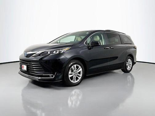 2024 Toyota Sienna XLE 7 Passenger
