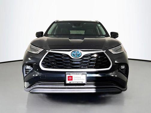 2022 Toyota Highlander Hybrid XLE