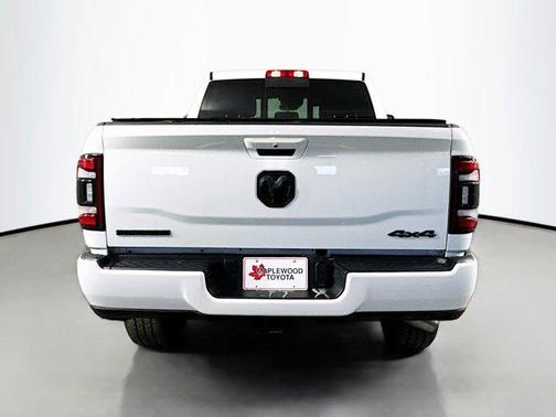 Bright White Clearcoat 2024 RAM 2500 Big Horn Crew Cab 4x4 6'4' Box